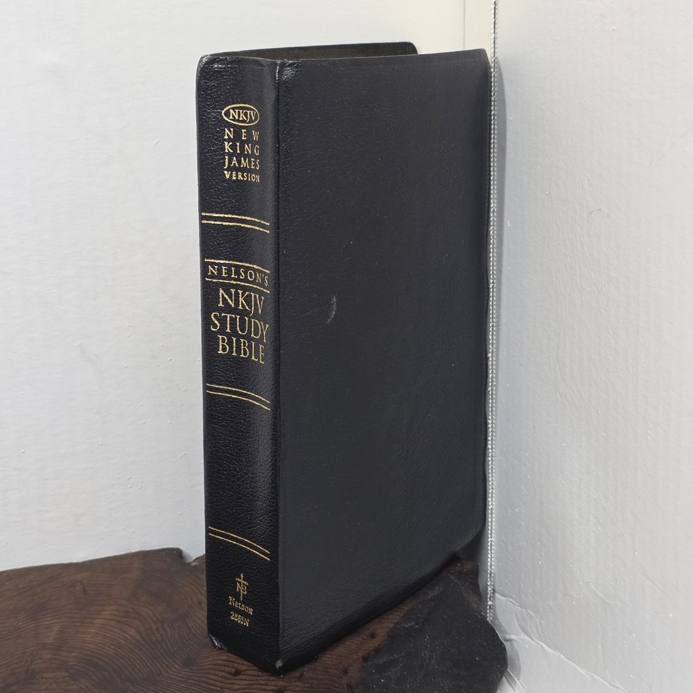Nelson’s New King James Version 1997 Study Bible Black Bonded Leather #2885N