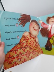 IF YOU’RE HAPPY AND YOU KNOW IT KIDS BOOK ILLUSTRATED BY WENDY STRAW 2009