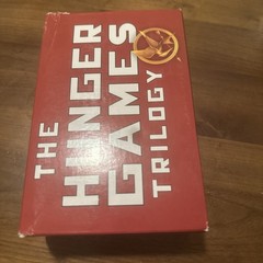 The Hunger Games Trilogy: The Hunger Games / Catching Fire / Mockingjay – GOOD