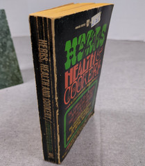 1967 Herbs Health & Cookery VTG Cookbook by Claire Loewenfeld & Phillipa Back PB