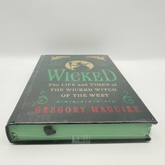 Wicked Gregory Maguire Collector’s Edition Hardcover Book Green Edges Sealed