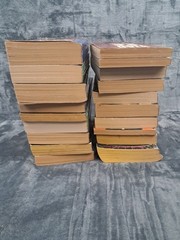 Mixed Lot of 19 Star Trek Books – Mix of books from 70s 80s 90s and 2000s