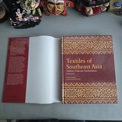Textiles of Southeast Asia: Tradition, Trade, and Transformation Robyn Maxwell