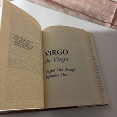 Linda Goodman’s Sun Signs Hardcover/DJ 1968 Book Club Edition Astrology