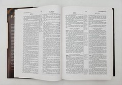 Parallel Bible King James Version New King James Version Dual-Translation CLEAN!