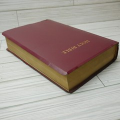 Holy Bible Thomas Nelson New King James Version Words of Christ in Red 1994 READ