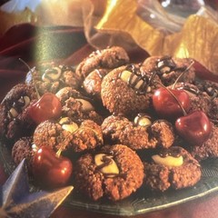 Classic Christmas Cookies: Dozens of Classic Recipes Hardback Book 77 pages