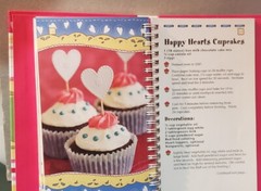 NEW „EASY CUPCAKE RECIPES” Hardback Spiral 2010 Cookbook Resources LLC 174 Pages