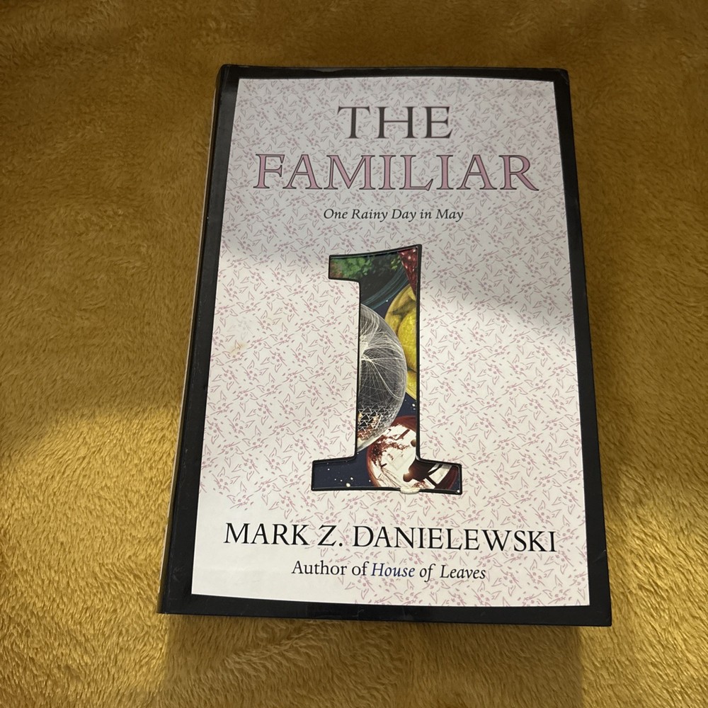 Familiar, Volume 1 : One Rainy Day in May by Mark Z. Danielewski (2015, Trade…