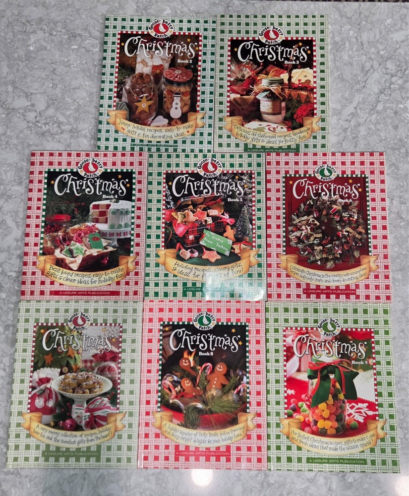 Lot 8 Gooseberry Patch softcover Christmas Cookbooks 9 8 7 6 5 4 3 2