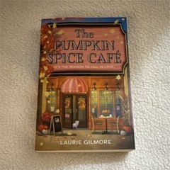 Laurie Gilmore The Pumpkin Spice Café (Dream Harbor Ser.) Paperback Romance