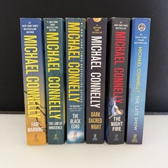 Lot of 6 Michael Connelly Paperback Books
