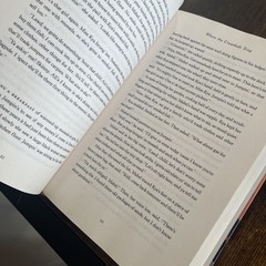Beautiful SIGNED Copy Of „Where The Crawdads Sing” By Delia Owens