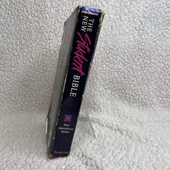 The New Student Bible by Zondervan Staff 1992 Trade Paperback
