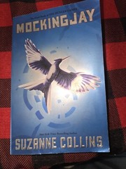 Mockingjay (Hunger Games, Book Three) by Suzanne Collins (2014, Trade Paperback)