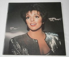 LIZA MINNELLI 12 x 12 PICTURE Booklet / REVIEW of MOVIES & SHOWS & FAMILY