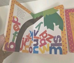 Chicka Chicka Boom Boom Board Book by Bill Martin Jr and John Archambault NEW.