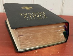 Saint Paul Daily Missal Black Leatherflex 2012 Pauline Books & Media