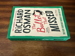 The Bullet That Missed by Richard Osman (U.K. Import, Large Print TPB)