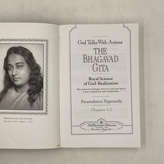 God Talks With Arjuna The Bhagavad Gita Paramahansa Yogananda Box Set 2001 Navy