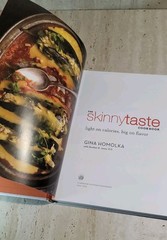 The Skinnytaste Cookbook: – Hardcover, by Homolka Gina; Jones