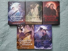 Grandmaster of Demonic Cultivation Deluxe Hardcover Vol. 1-5 Set + Postcards