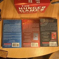 The Hunger Games Trilogy: The Hunger Games / Catching Fire / Mockingjay, Collins