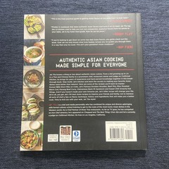 101 Asian Dishes You Need to Cook Before You Die : Discover a New World SIGNED