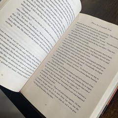 Beautiful SIGNED Copy Of „Where The Crawdads Sing” By Delia Owens