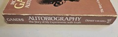 Autobiography : The Story of My Experiments with Truth by Mohandas K. Gandhi…