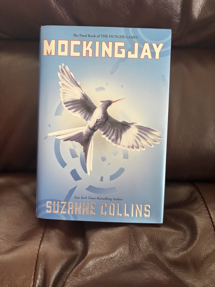 Mockingjay (Hunger Games, Book Three) by Suzanne Collins (2010, Hardcover)