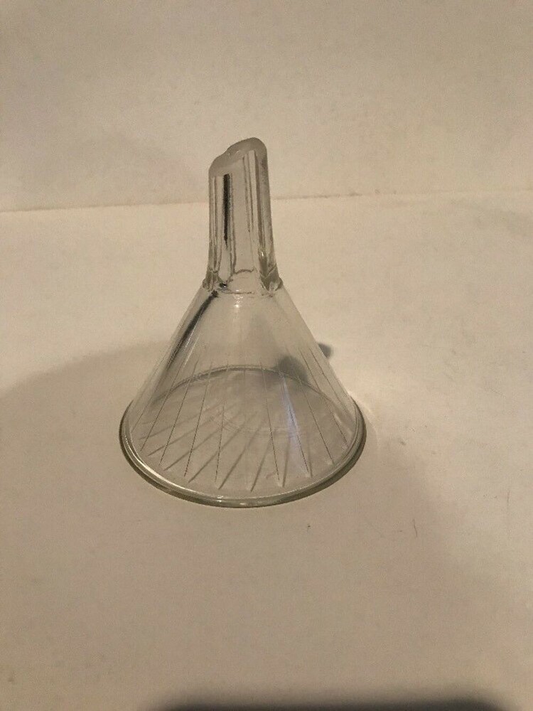 4oz Ribbed Glass Funnel EUC
