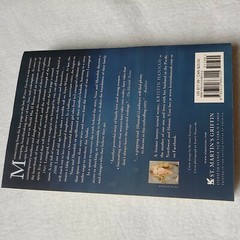 Winter Garden by Kristin Hannah 2011 Trade Paperback)