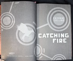 Catching Fire 2009 HC/DJ 1st/12th Suzanne Collins Hand-painted edge SIGNED VG+