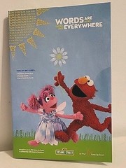Sesame Street WORDS ARE EVERYWHERE Learning Series Bilingual Kit – Book DVD More