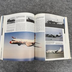 The Encyclopedia of Civil Aircraft David Donald 1999 Hardcover Reference Book