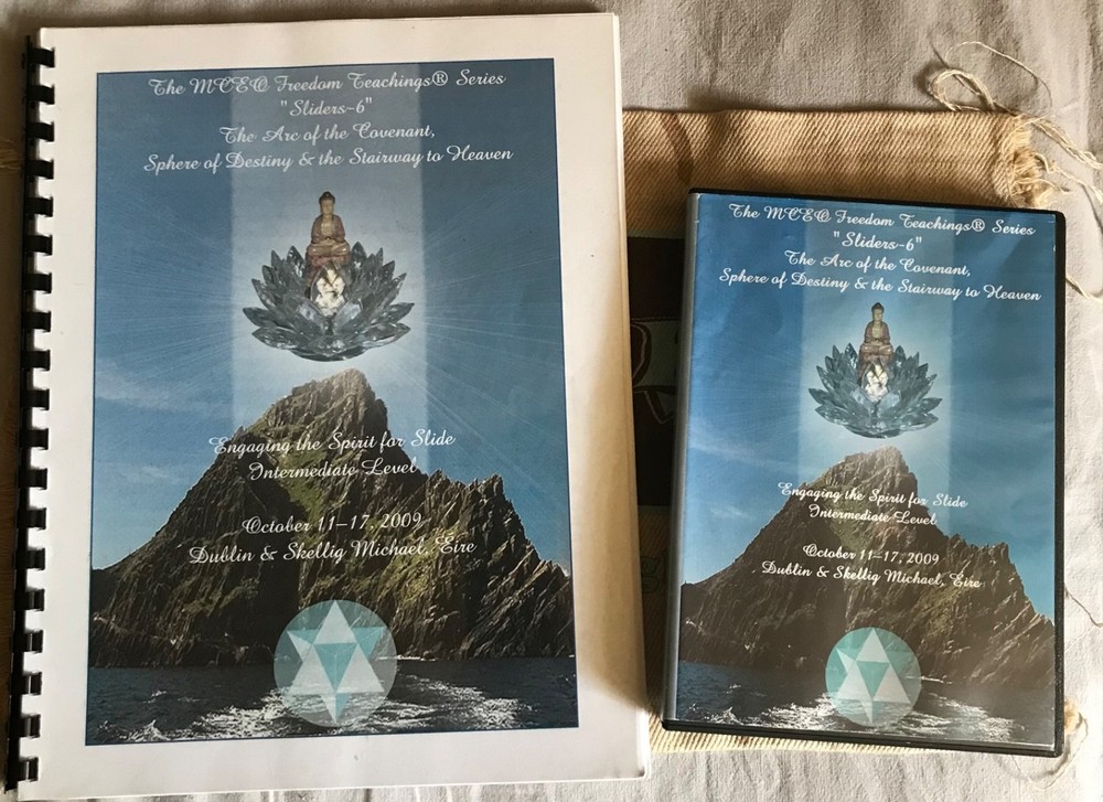 ASHAYANA DEANE, VOYAGER, Sliders 6, BOOKLET 35 Pages, (5) DVD’s & 2 cd’