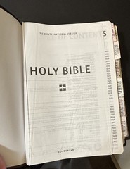 NIV Super Giant Print Reference Bible 2011 Brown Leathersoft 16.5pt Font – EUC