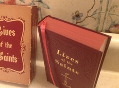 Catholic Book Publishing 1955 LIVES OF THE SAINTS Hardback Book & Sleeve EXC.