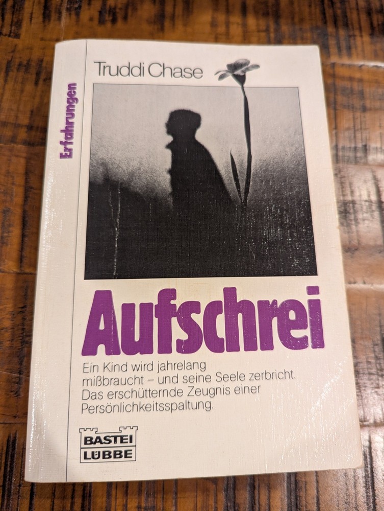 Aufschrei – German Paperback Book by Truddi Chase