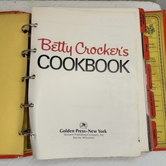 Betty Crocker’s Cookbook 1974 Vintage 23rd Printing with 5 Ring Binder