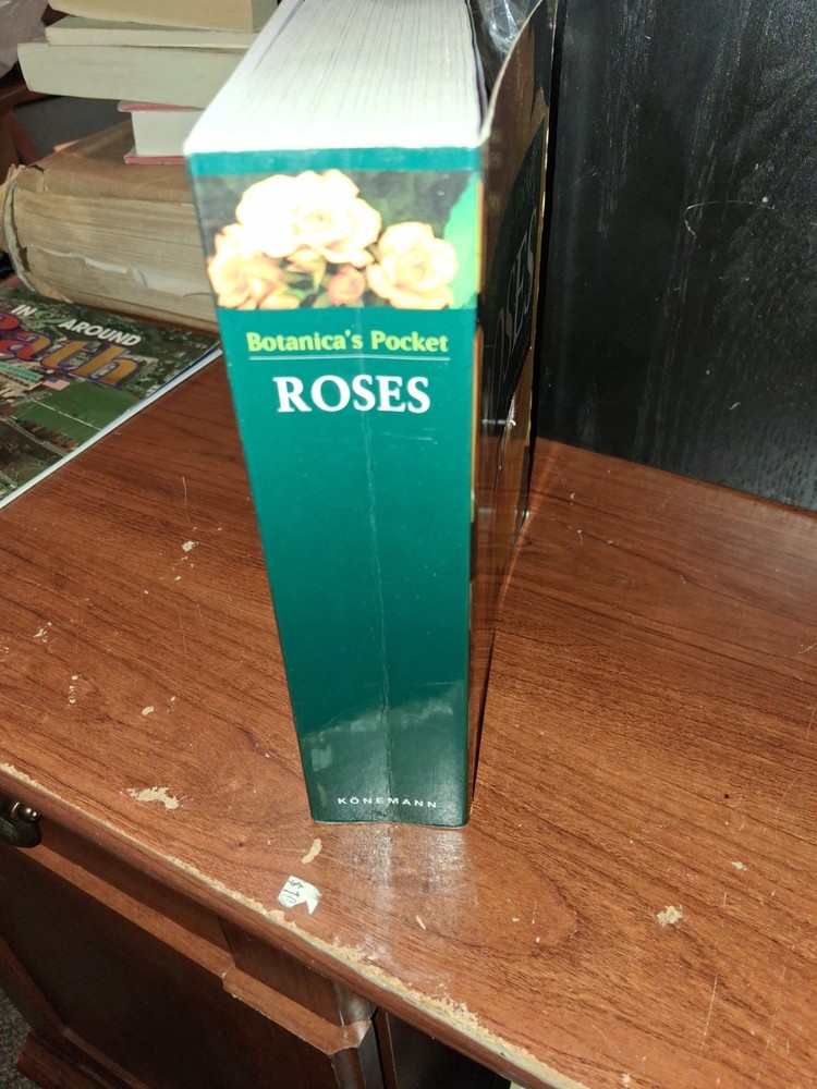 Botanica’s Pocket Roses (Botanica’s Pockets) – Paperback, by Page Susan