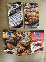 Pillsbury Box Sets Cookies Brownies Chocolate & Holiday Vtg 10 booklets 2 boxs