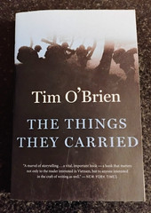 THE THINGS THEY CARRIED by TIM O’BRIEN – SIGNED! – PAPERBACK EDITION