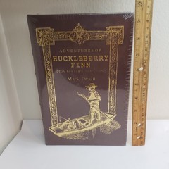 Adventures of Huckleberry Finn Tom Sawyer’s Companion Mark Twain + Cliff Notes