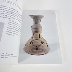Handbook of Korean Art: White Porcelain & Punchong Ware, Earthenware & Celadon