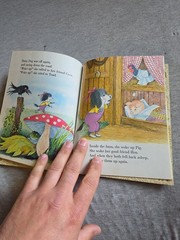 Scarce. Daisy Dog’s Wake-Up Book A Little Golden Book. First Edition Western