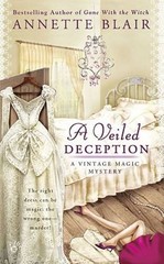 A Veiled Deception (A Vintage Magic Mystery) – Mass Market Paperback – VERY GOOD
