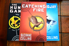 THE HUNGER GAMES TRILOGY BOX SET BY SUZANNE COLLINS EXCELLENT CONDITION