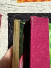 Lakshmi Blessings Oracle: 36 Gilded-Edge Full-Color Cards and 128-Page Book